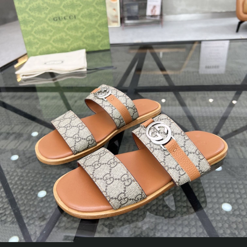G*u*i slippers